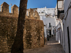 Die mittelalterliche Stadtmauer von Vejer de la Frontera.