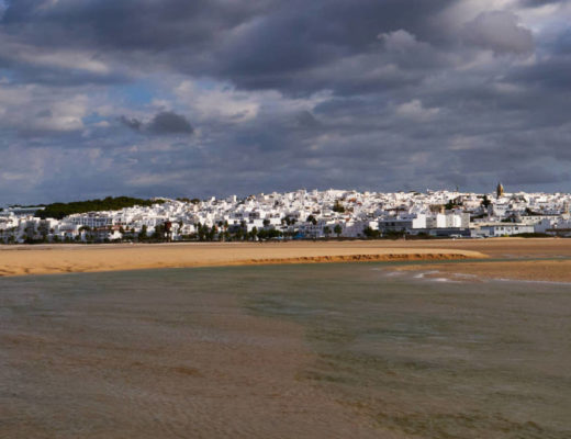 Der Strand von Conil de la Frontera am frühen Morgen.