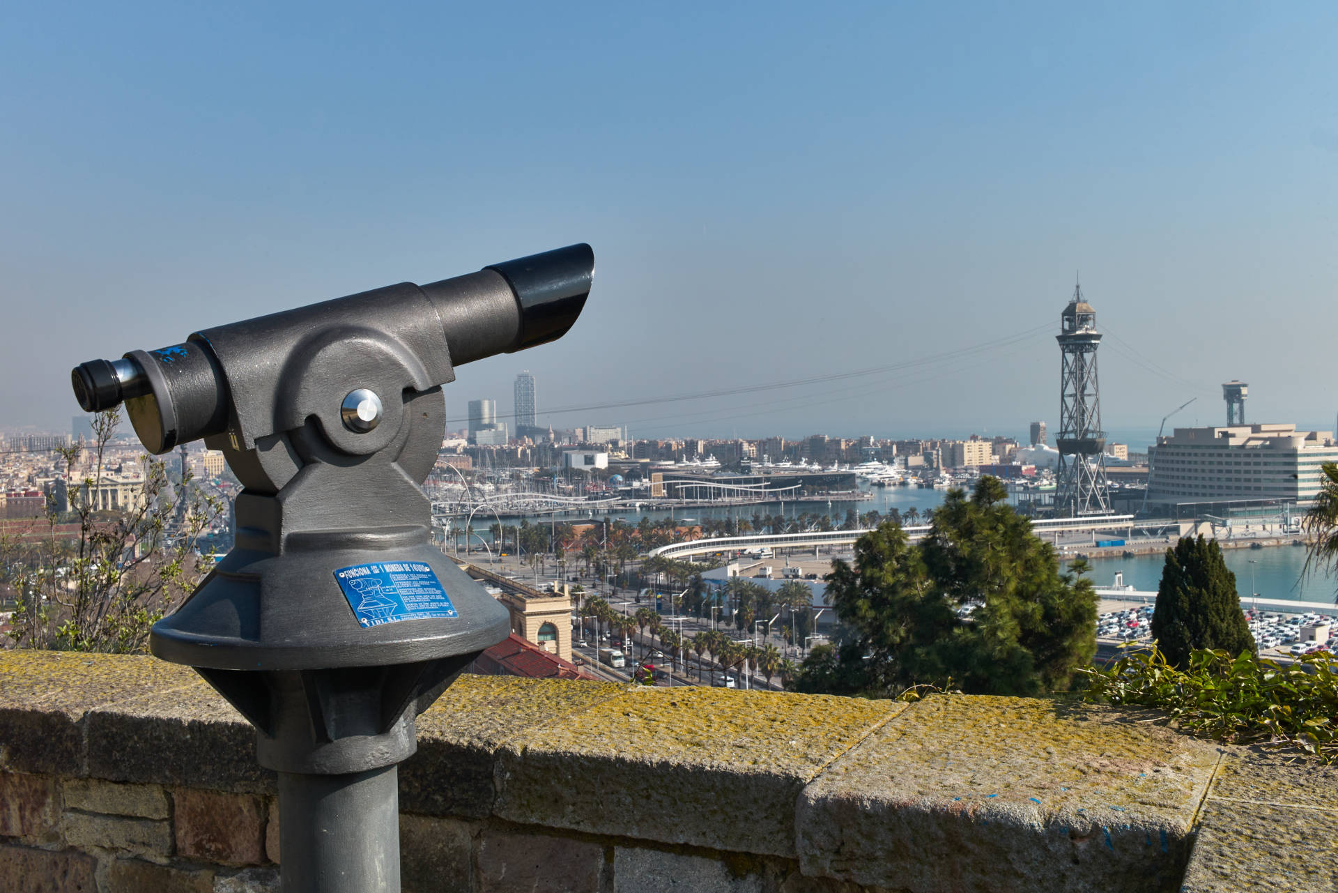 Barcelona – Port Vell und Teleférico del puerto Barcelona vom Parc del Mirador del Poble Sec.