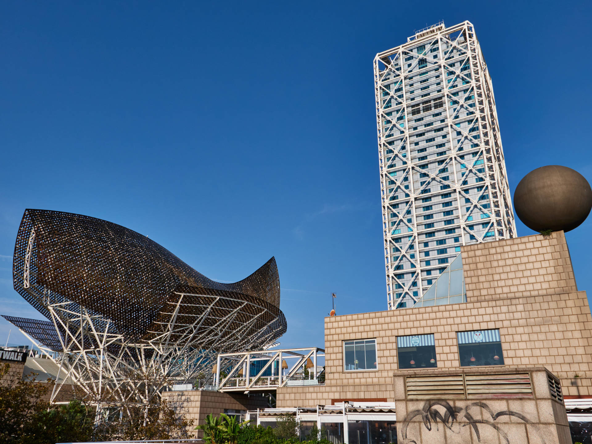 Barcelona – Peix d'Or von Frank Gehry und Blue Building.