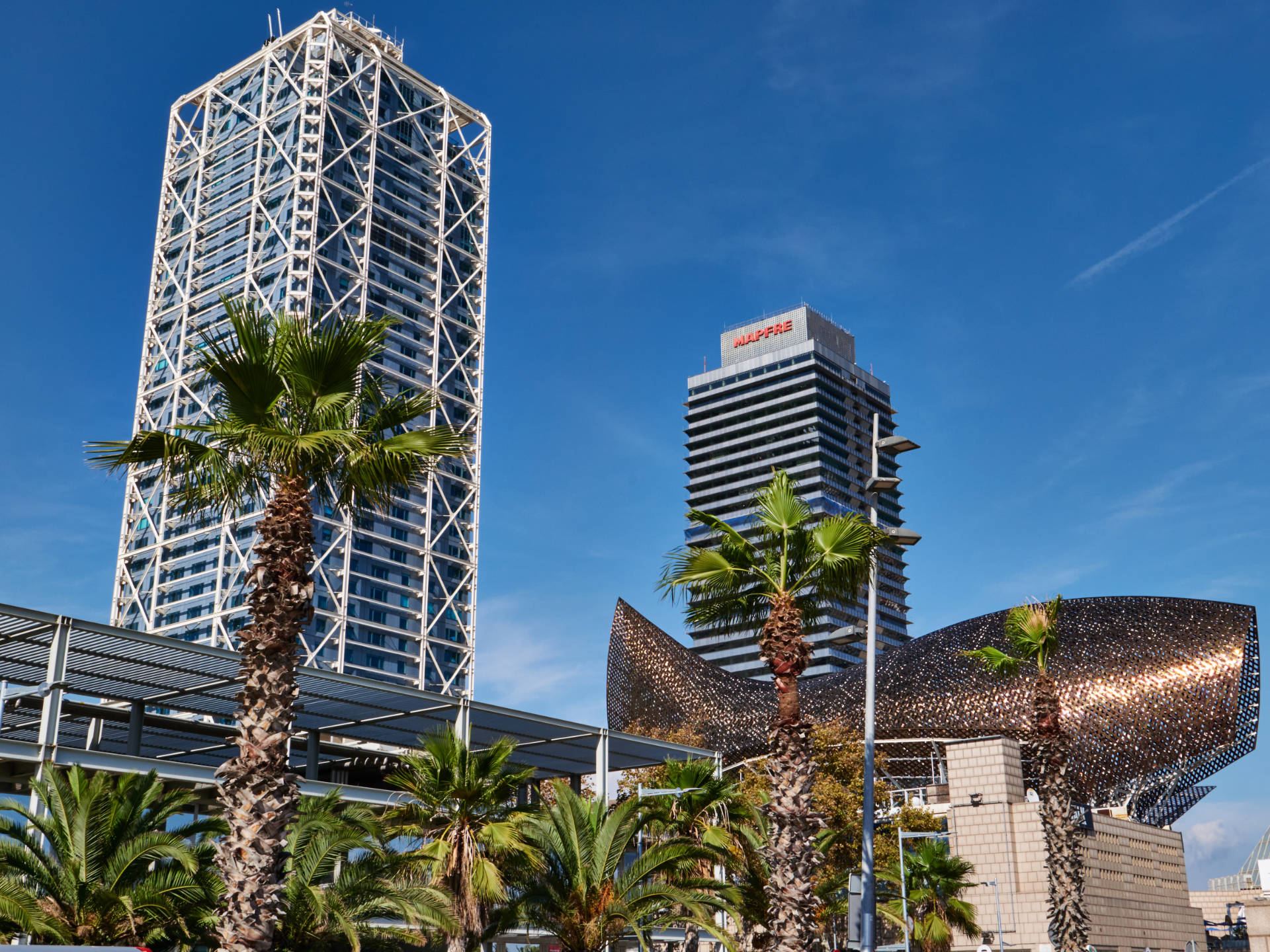 Barcelona – Peix d'Or von Frank Gehry, Blue Building und Torre Mapfre.