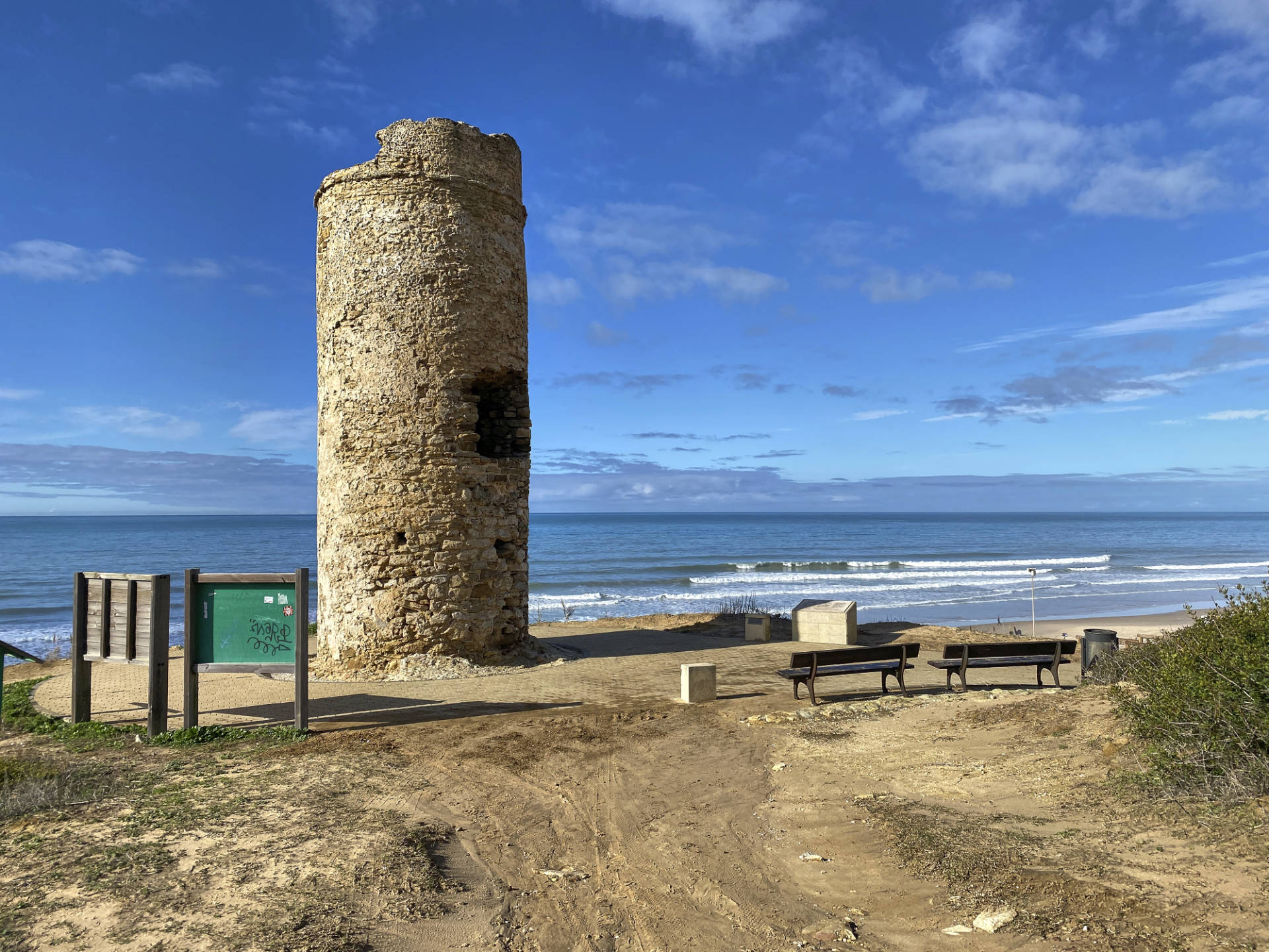 La torre del Puerco am Playa de la Barrosa nahe Cádiz.