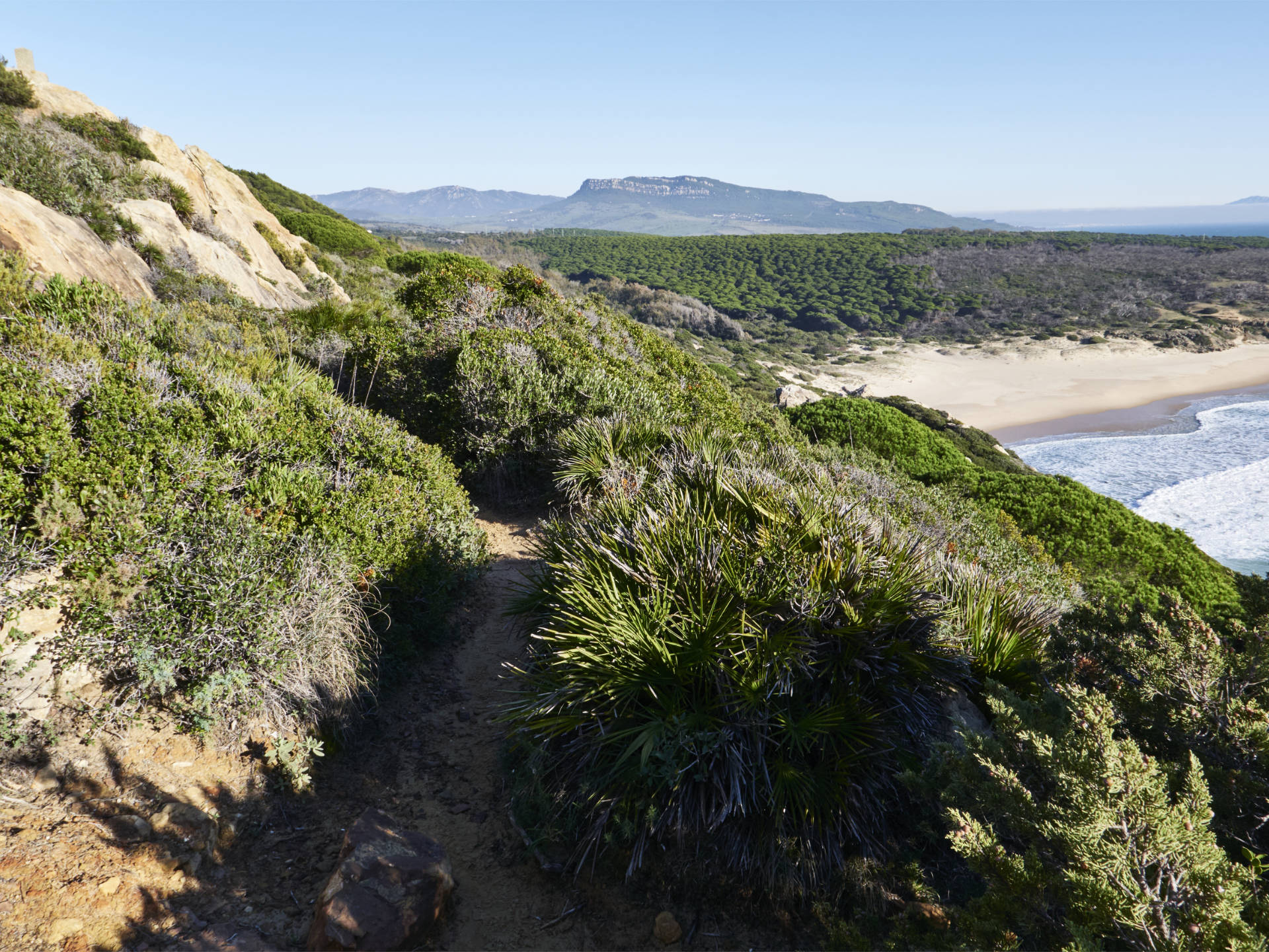 Pfad zum Playa del Cañuelo am Leuchtturm des Punta de Gracia.