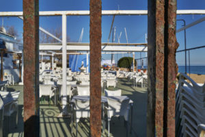 Die Restaurants am Platja Gran de Calella in der Off-season geschlossen.