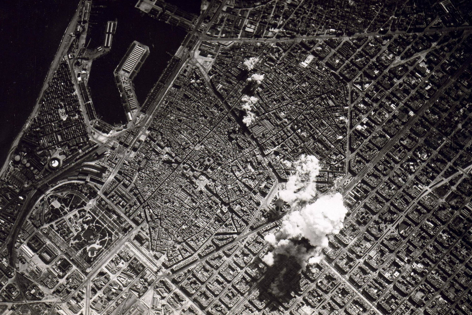 Angriff der Aviazione Legionaria auf Barcelona am 17. März 1938.