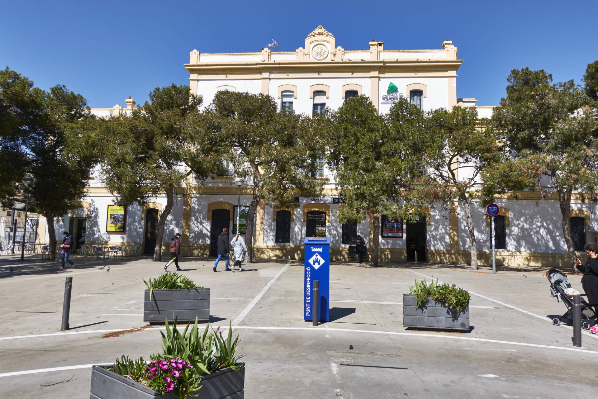 Das Bahnhofsgebäude von Sitges.