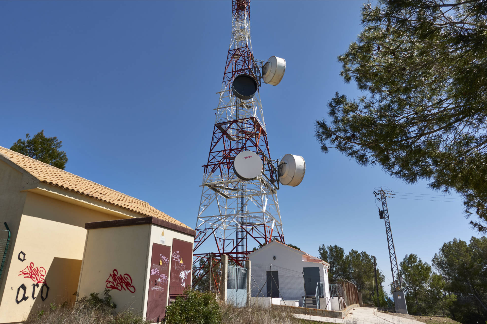 Der Funkmast über der Ermita de Trinitat – Emissora de l’Ermita.