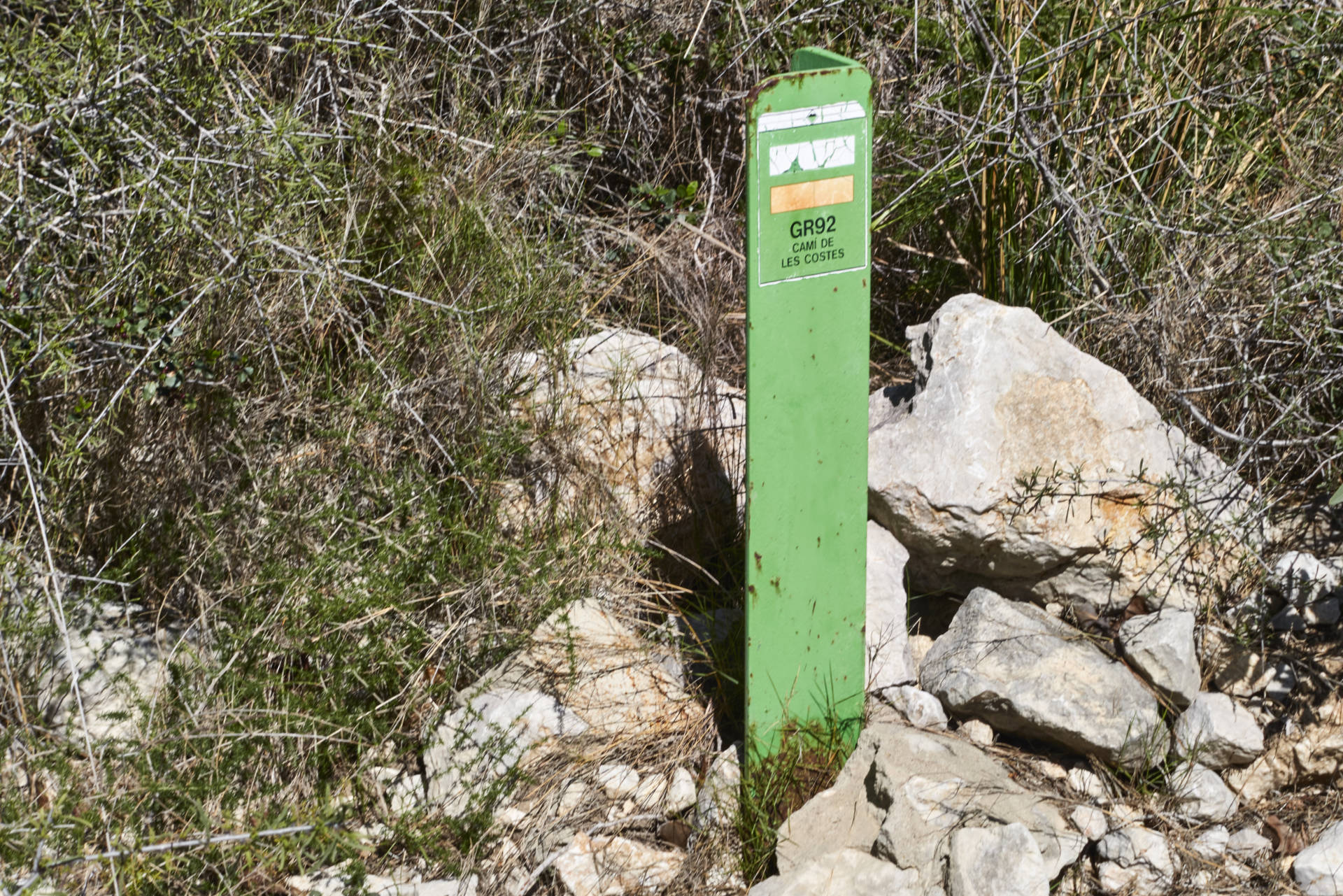 Am Teilstück Camí de les Costes der GR 92, Sendero del Mediterráneo.