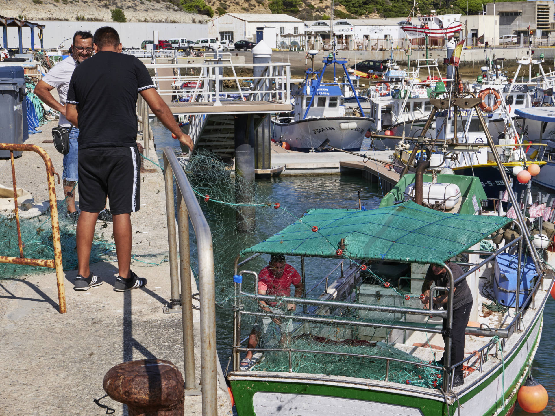 Fischerboote im Puerto de Conil.