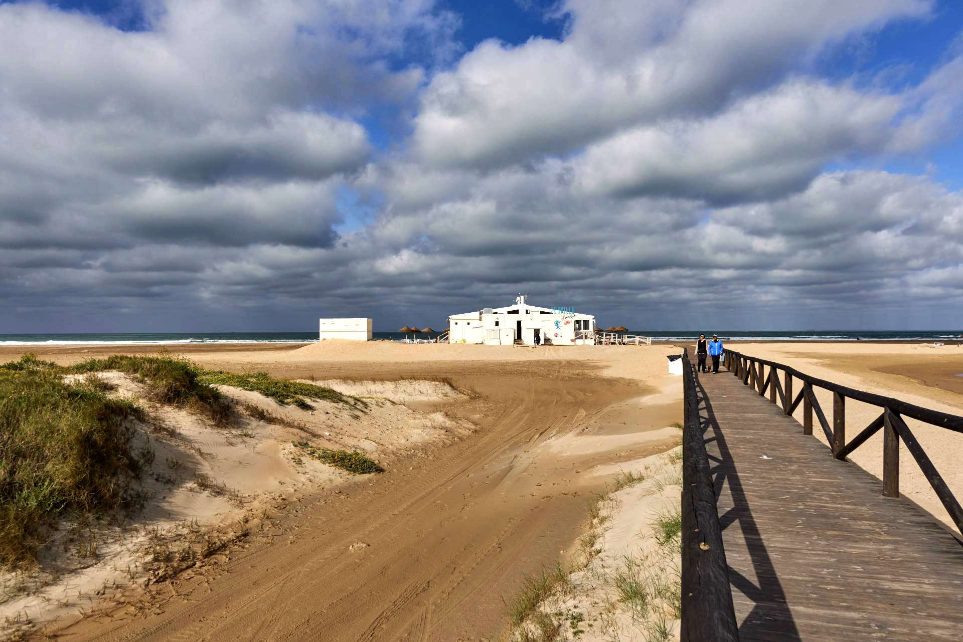 Der Playa de los Bateles in Conil de la Frontera im April.