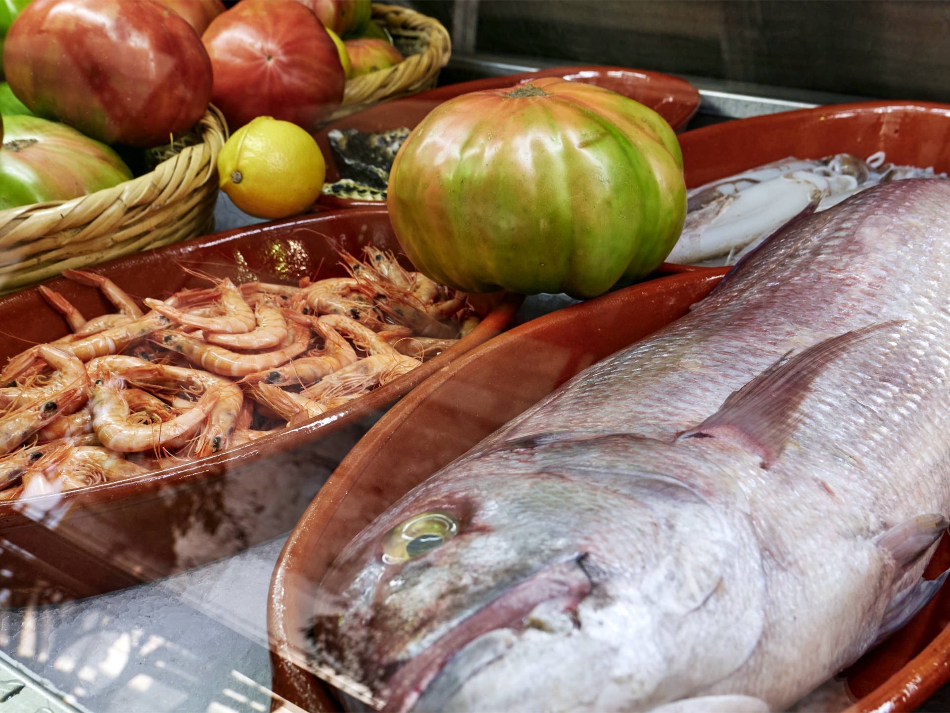 Viel Ambition bei der Warenpräsentation im Mercado de Triana Sevilla.