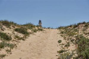 Die letzten Meter durch tiefen Sand zum Faro de Trafalgar.
