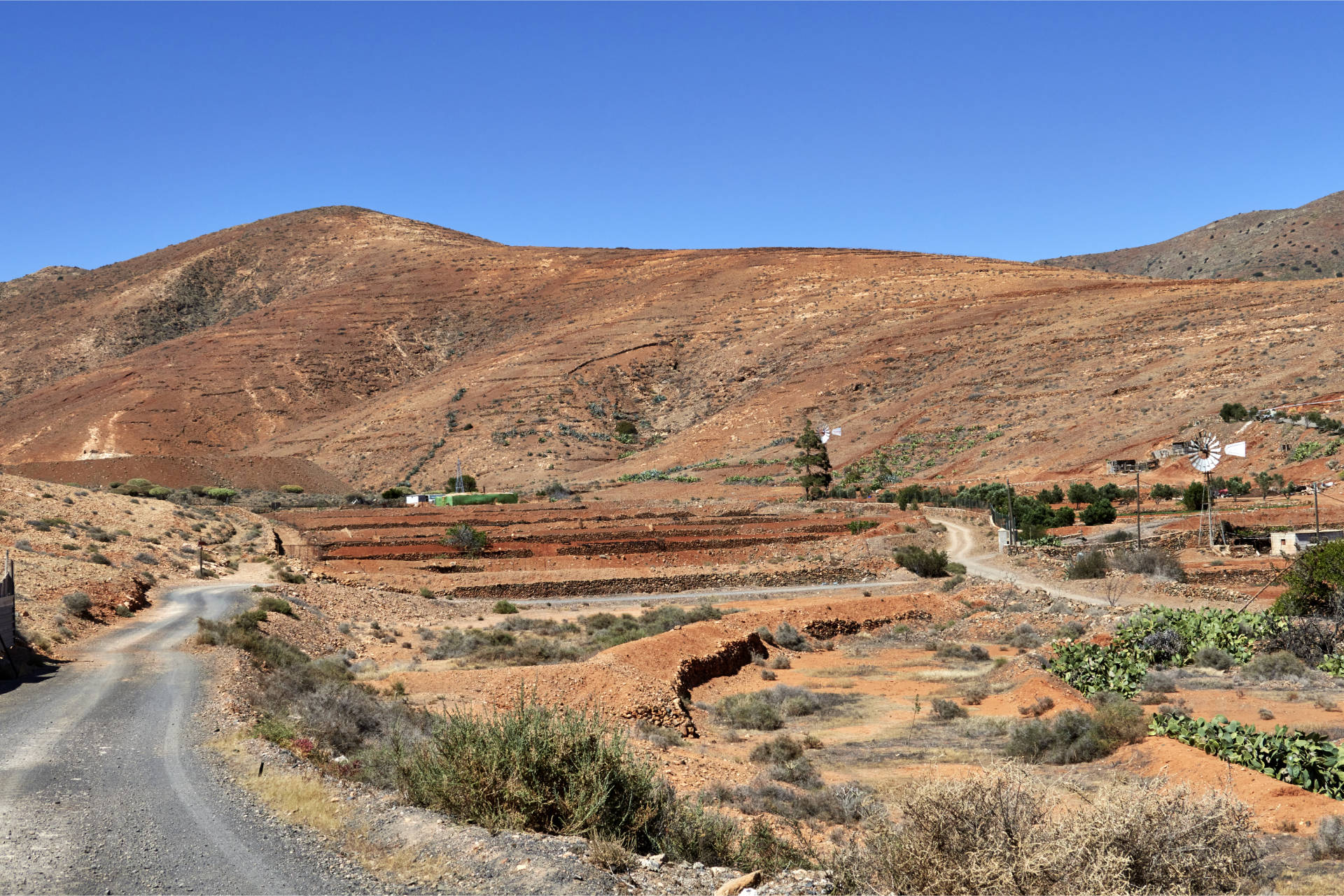 Von der Ermita de San Antonio de Padua in Toto hinein in den Barranco Teguereyde.