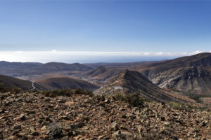 Am Filo de Fénduca auf dem Morro de los Olivos mit Blick auf den Mirador de Fénduca.