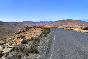 Morro de Velosa o del Convento (675m) hinunter nach Betancuria – die ersten Meter auf Asphalt.