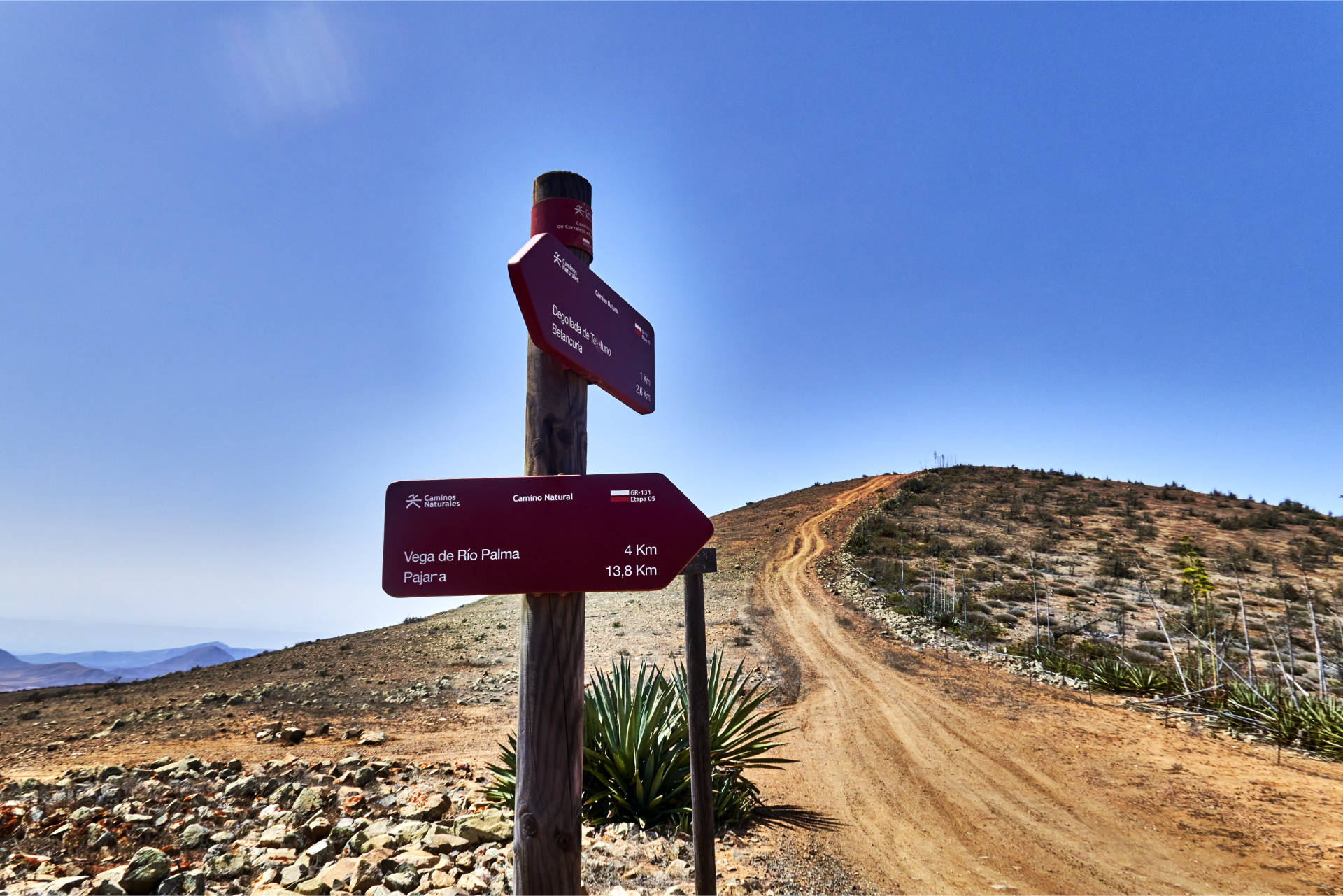 Piste hinüber zum Morro de Velosa (662m).