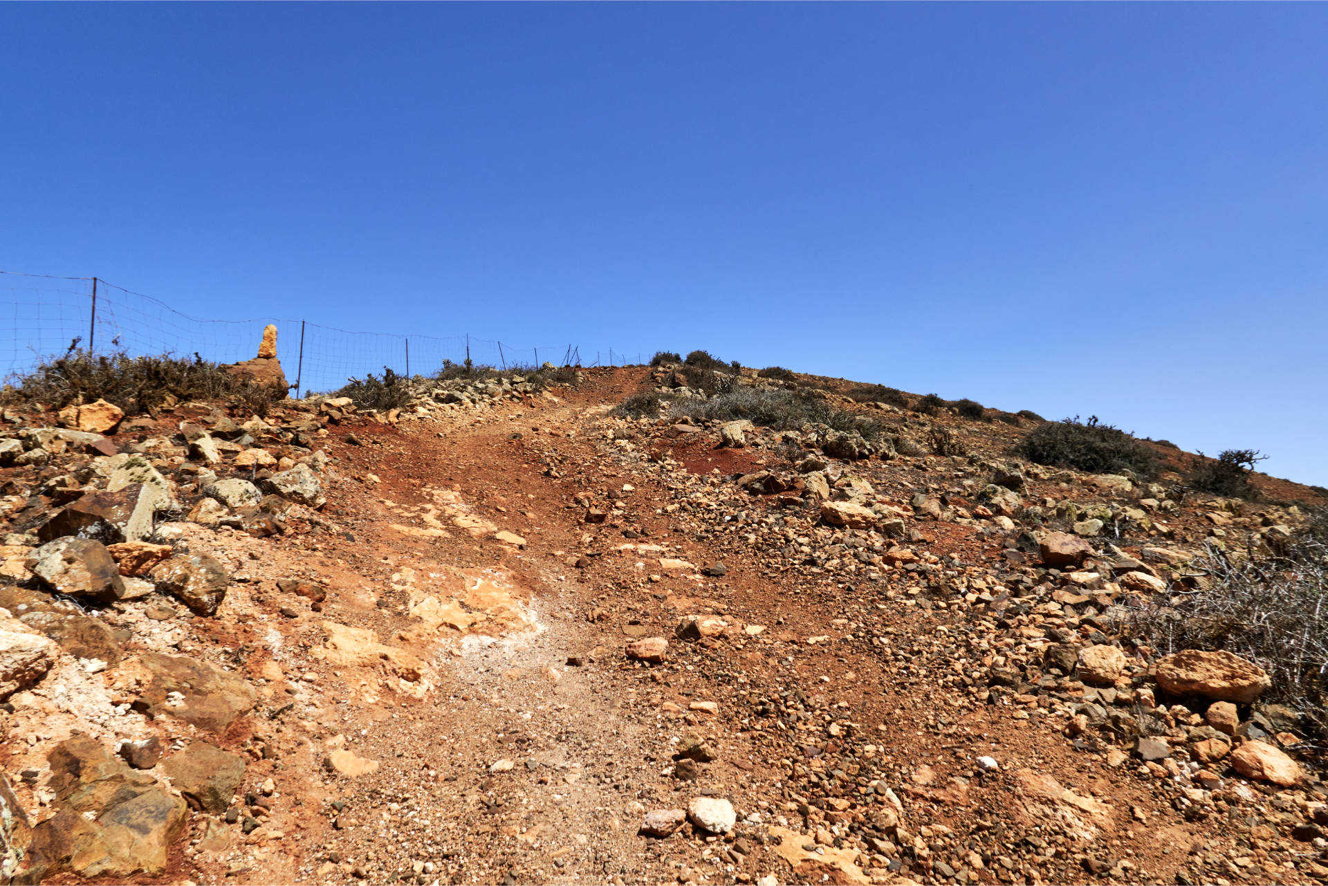 Die Piste hinüber zum Morro de Velosa (675m).