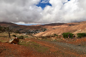 Blick vom Degollada de la Villa (584) auf Betancuria.