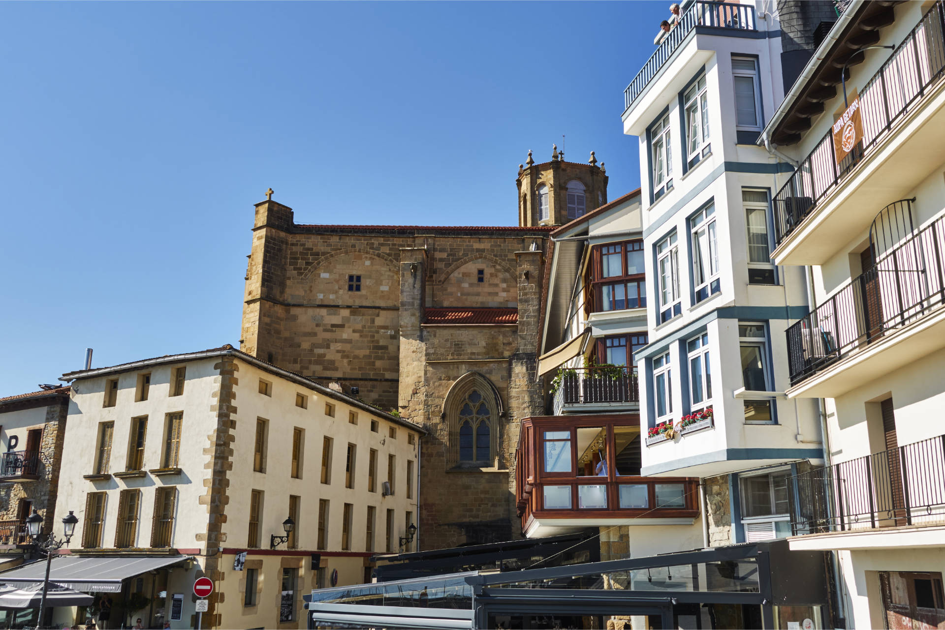 Die Kirche San Salbador aus dem 12. Jhd. in Getaria.