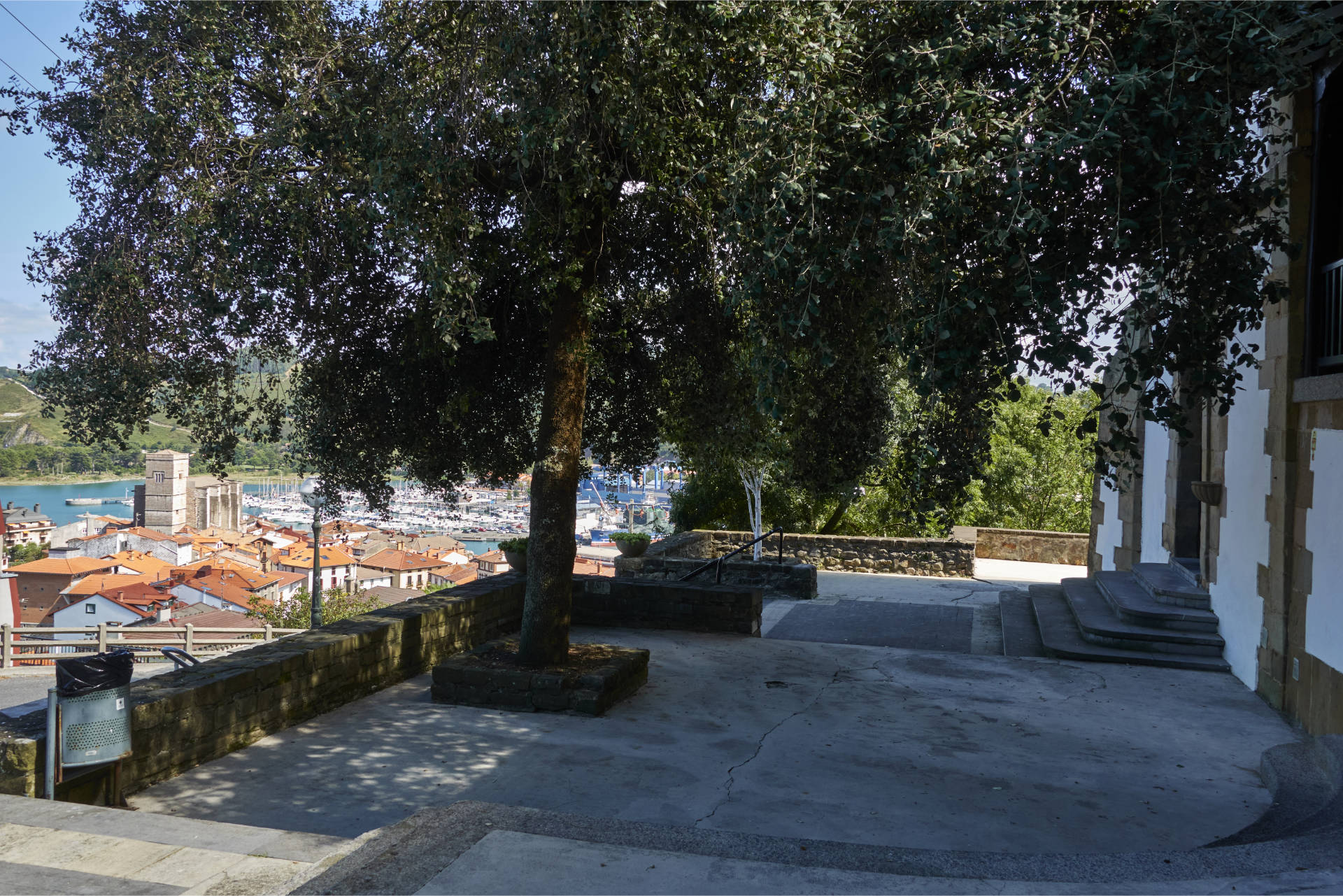 Ermita Andra María mit Blick auf die Basilika San Pedro Kalea.