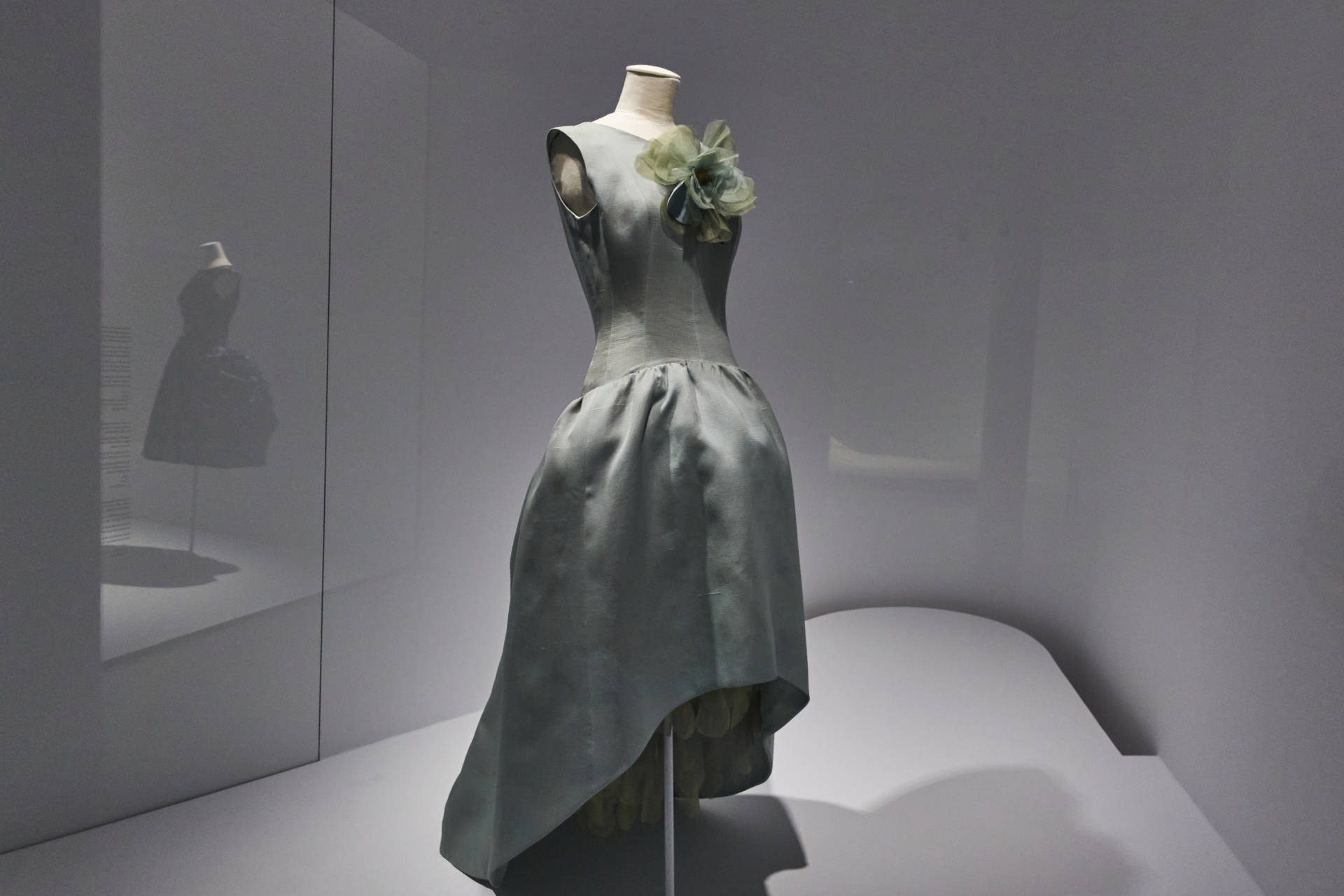 Cristóbal Balenciaga – Mode des Königs der Haute Couture.