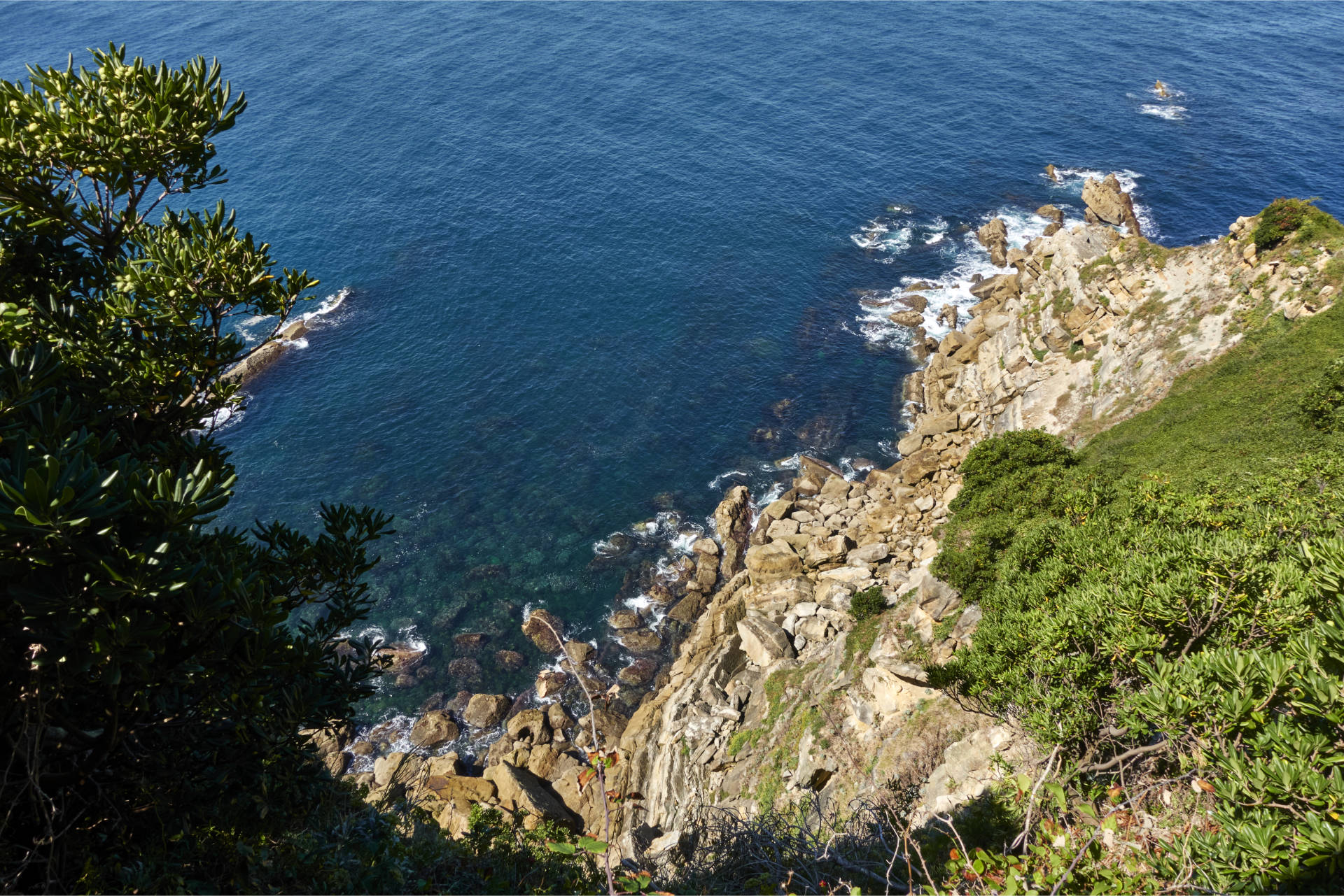 Klippenblicke am Mont San Anton.