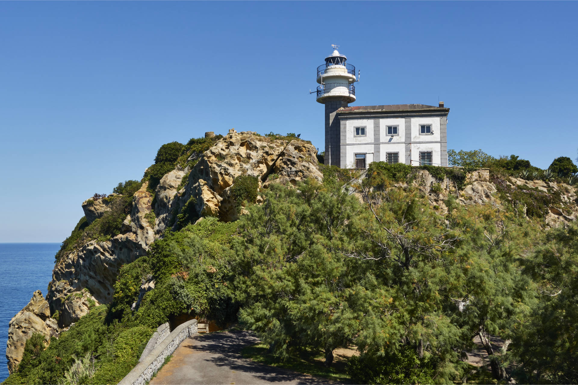 Faro de Mont San Anton in Getaria.