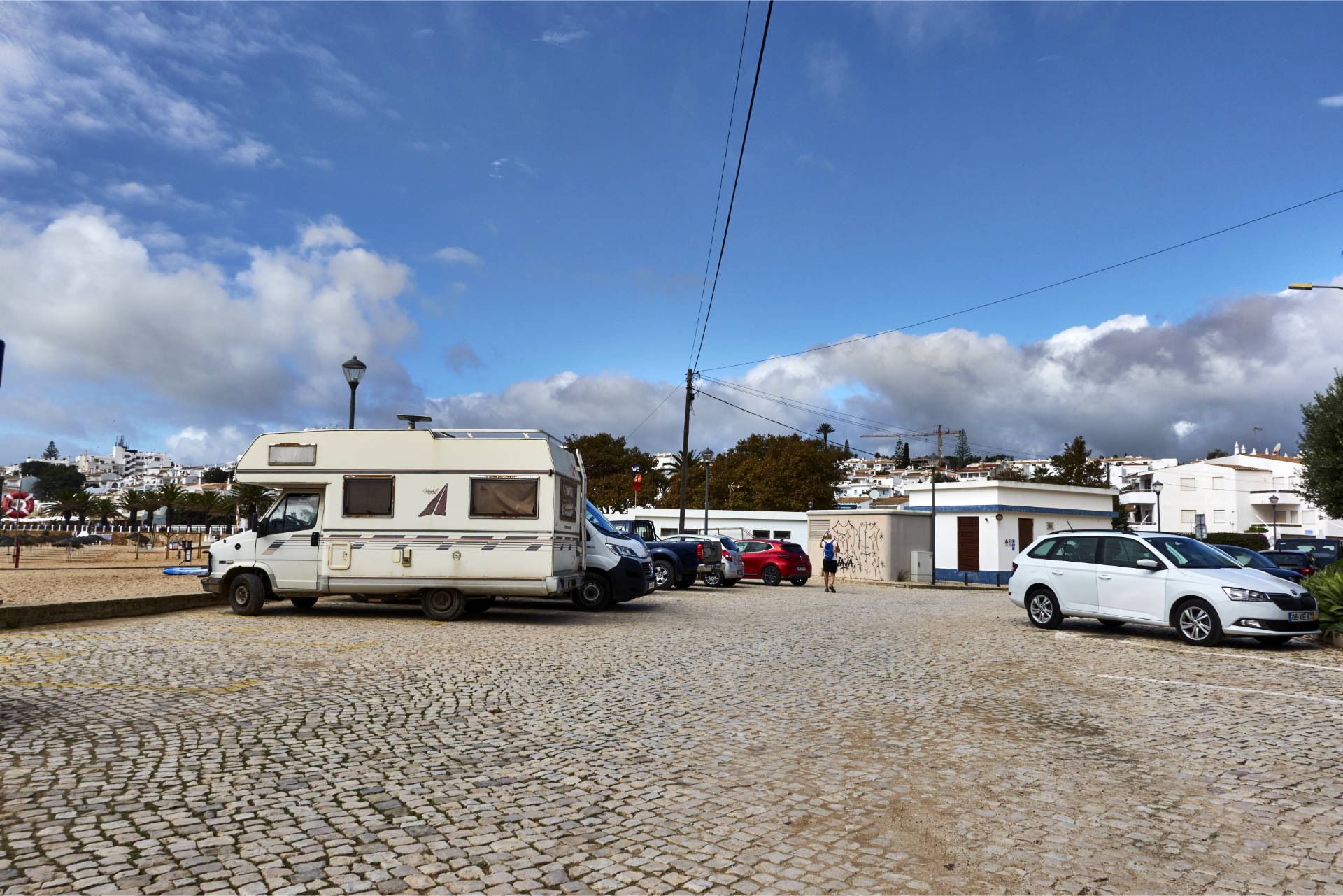 Parkplatz und Starlinie am Praia da Luz.
