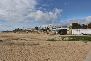 Parkplatz und Starlinie am Praia da Luz.