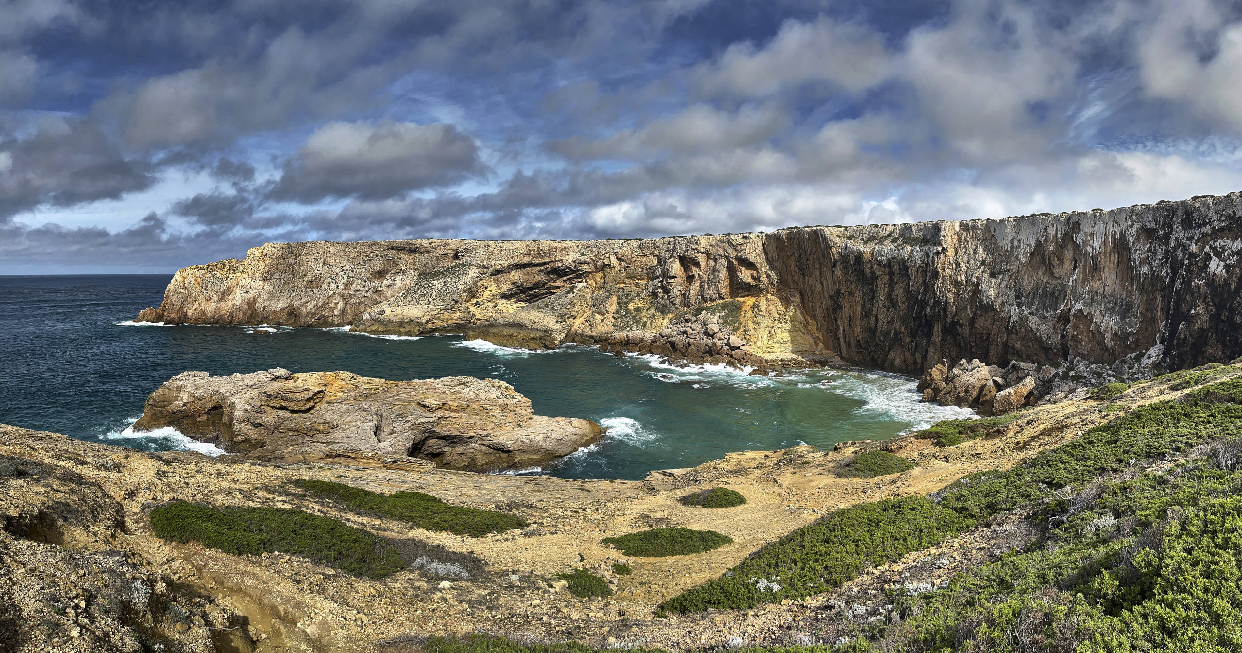 Der Ponta dos Arquizes – ganz plötzlich taucht er auf.