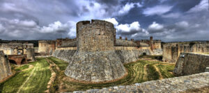 Fort Salses (CCL Albert Sarola Juanola, edit).
