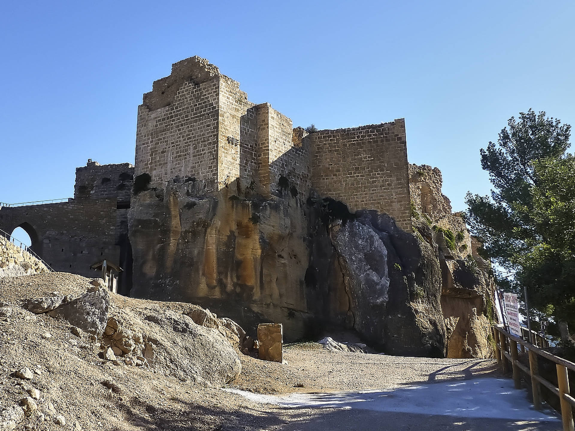 Castillo de Montesa (CCL Millars, edit).