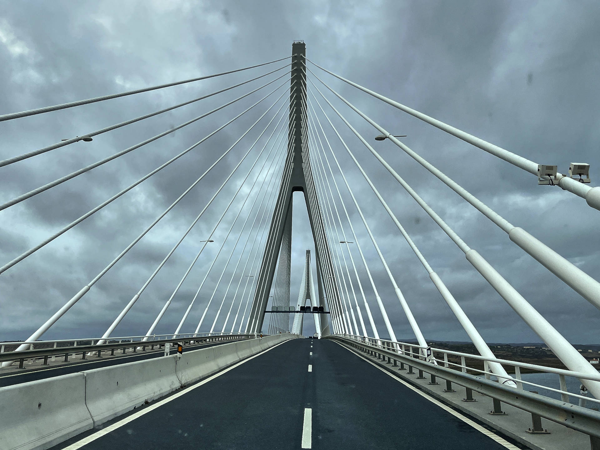 Río Guadiana – Brücke über den Grenzfluss von Spanien nach Portugal.