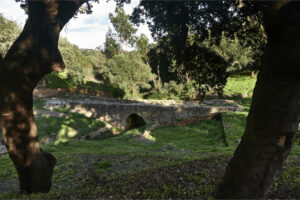 Die Brücke an der Therme der Ruinas de Miróbriga Santiago do Cacém Portugal.