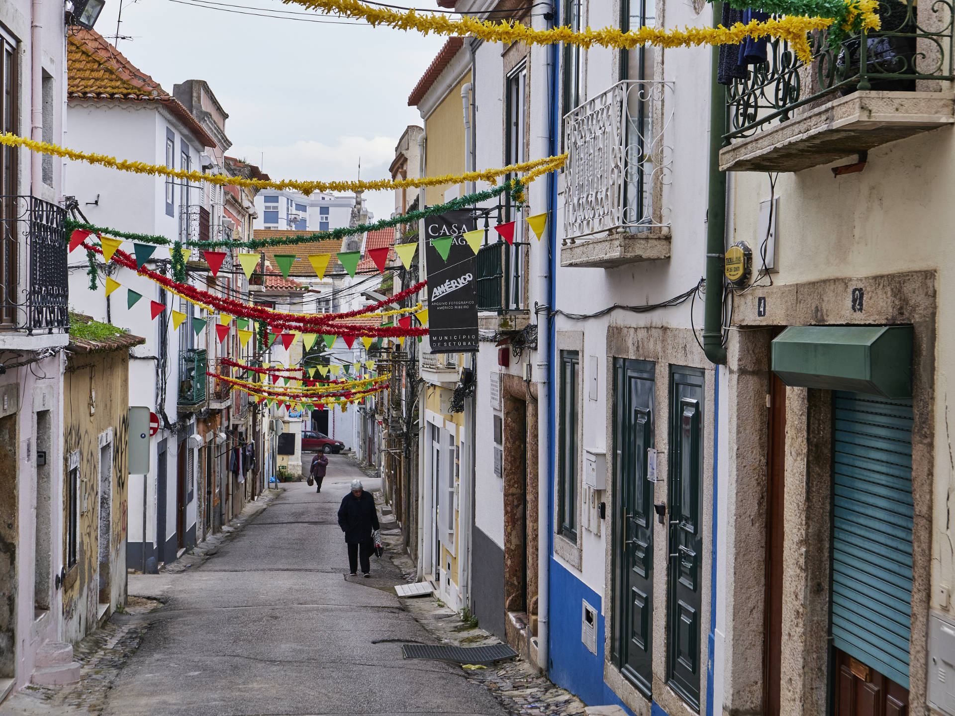 Durch das schmucke Bairro Branco, das Weisse Viertel, von Setúbal.