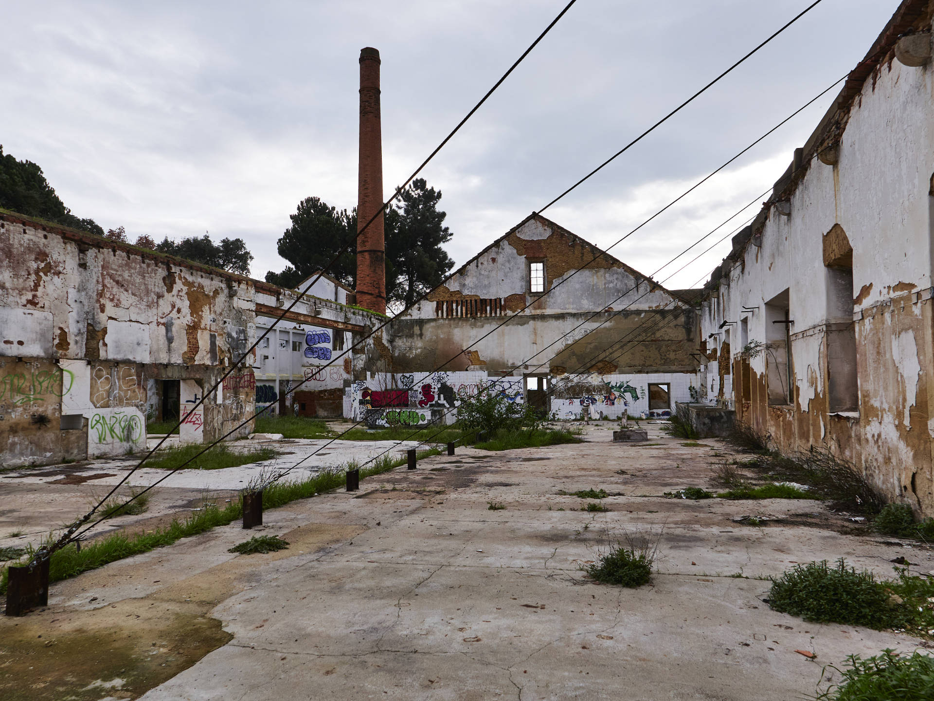 Relikte einer bessern Zeit – Industrieruine in Setúbal.