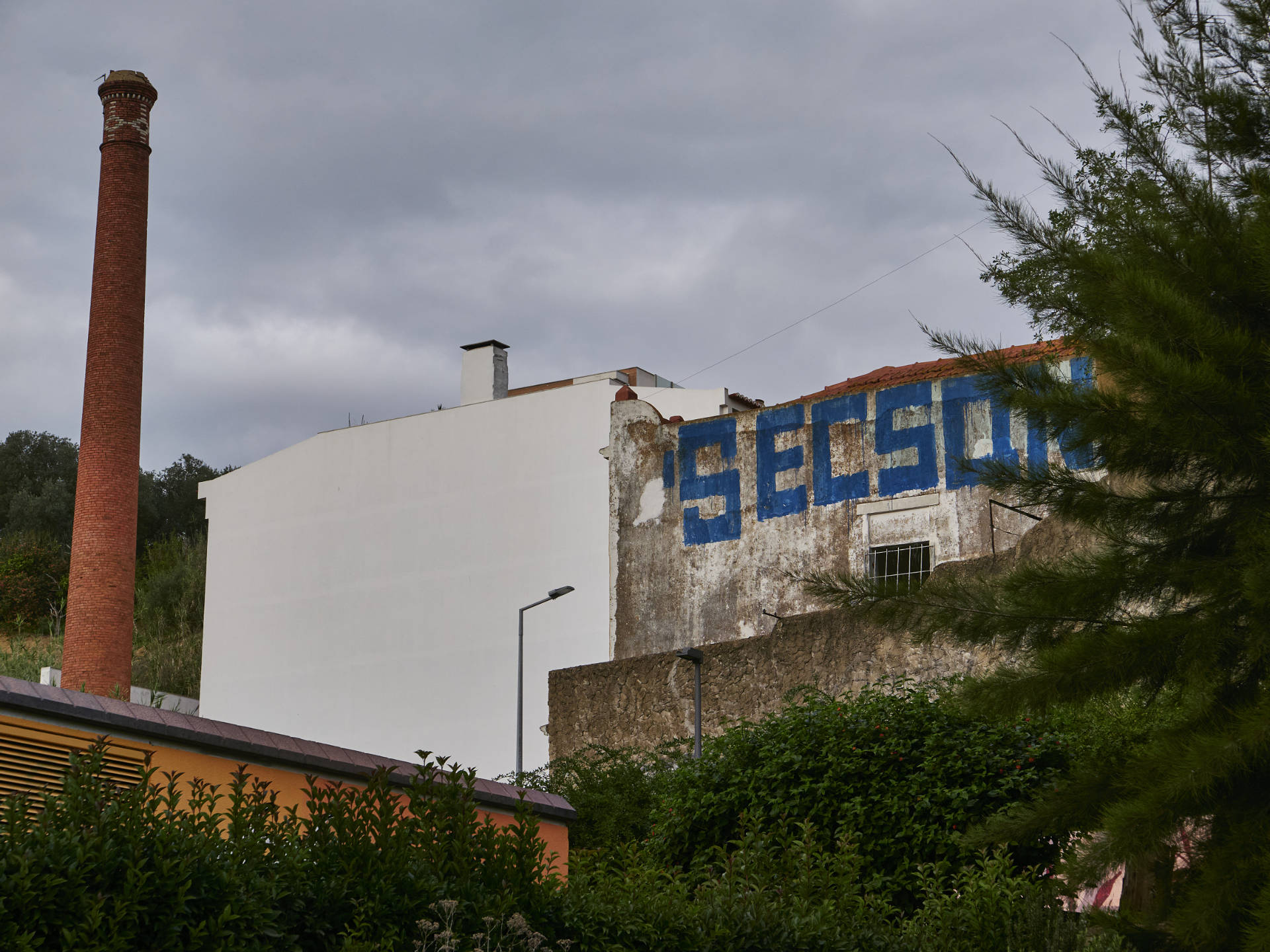 Relikte einer bessern Zeit – Industrieruine in Setúbal.