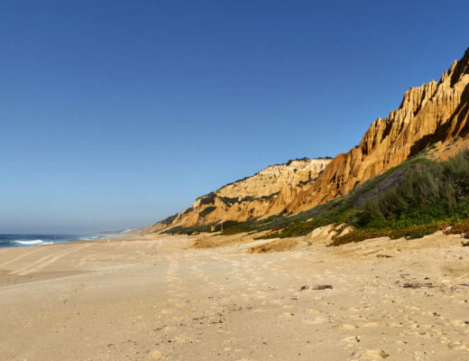 Praia do Galé Protegida da Arriba Fóssil Portugal.