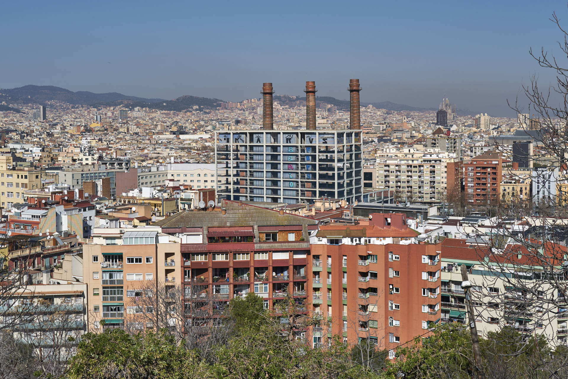 Les Tres Xemeneies Barcelona.